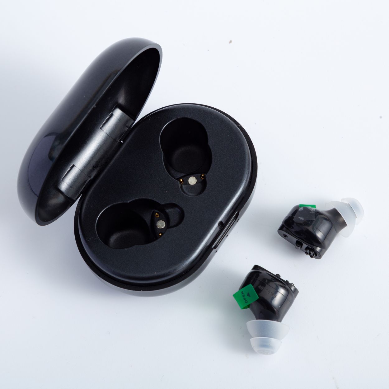 1x HeaSouls CIC Hearing Aids + LED Ear Cleaner